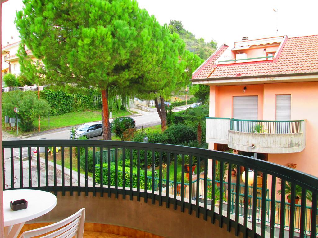 B&B Le Begonie Ascoli Piceno Exterior photo